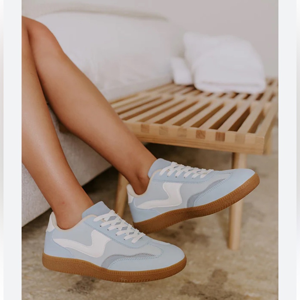 Dolce vita Notice
Women' $ 139 New size 8.5 
Color: Dusty Blue